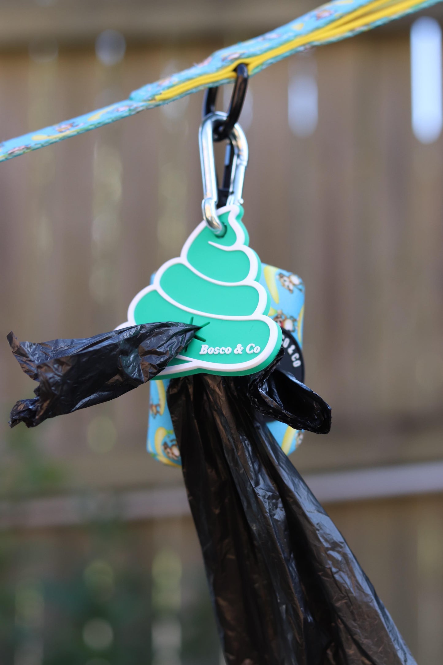 dog-poo-bag-holder-hands-free-carrier