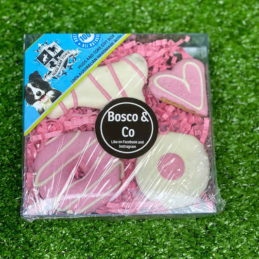 luxury-dog-gift-box-with-treats-accessories-australia